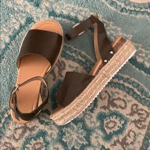 Women’s espadrilles sandals